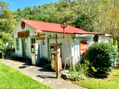 Pink J. Plemmons Grocery and Feed Store, North Carolina St… 