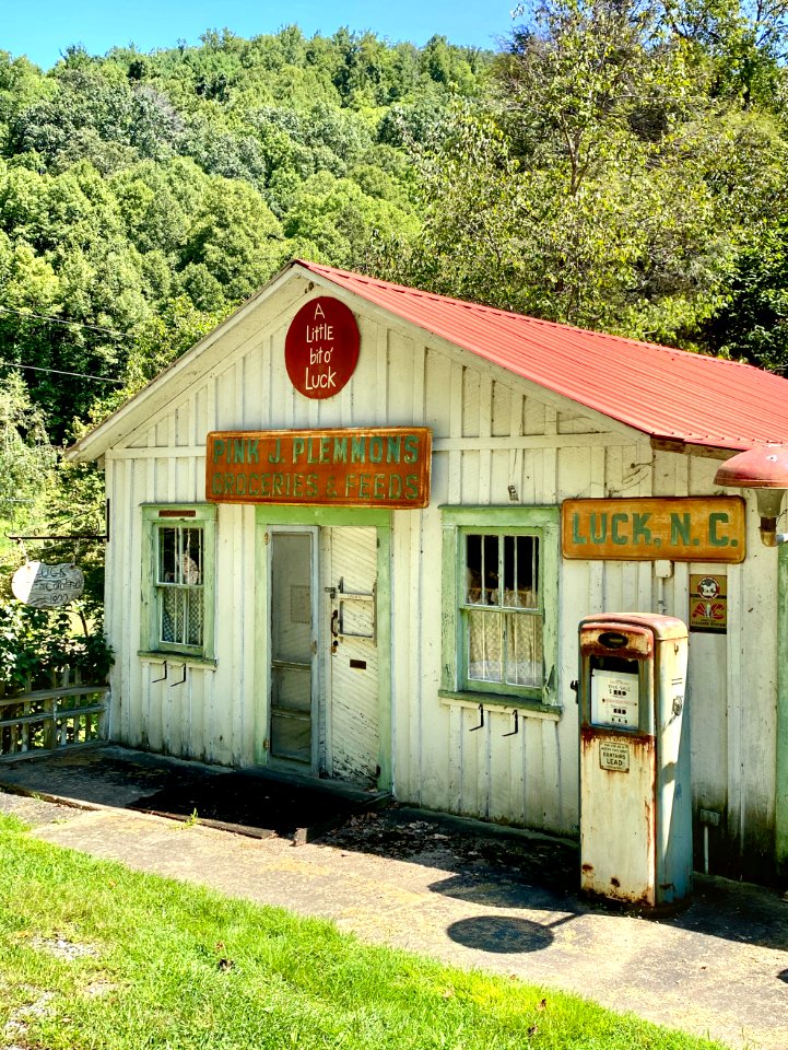 Pink J. Plemmons Grocery and Feed Store, North Carolina St… 