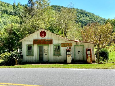 Pink J. Plemmons Grocery and Feed Store, North Carolina St… 