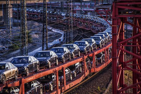 Drive traffic rail traffic