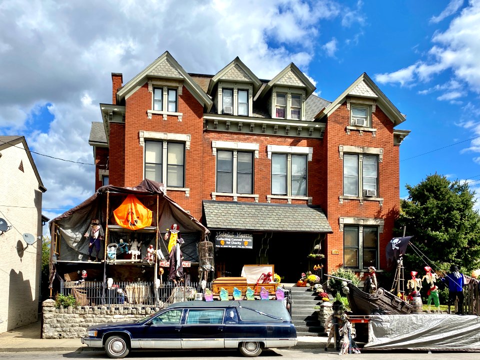 Halloween Display, Main Street, Mainstrasse Village, Covin… 