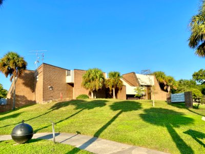 Fort Moultrie Visitor Center, Middle Street, Sullivan’s Is… 
