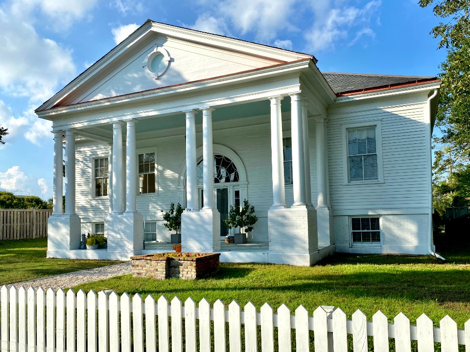 Fort Moultrie Post Exchange, Middle Street, Sullivan’s Isl… 