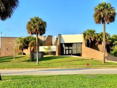 Fort Moultrie Visitor Center, Middle Street, Sullivan’s Is… 