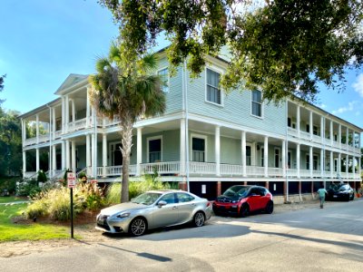 Fort Moultrie Bachelor Officer’s Quarters, Ion Avenue, Sul… 