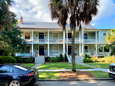 Fort Moultrie Bachelor Officer’s Quarters, Ion Avenue, Sul… 