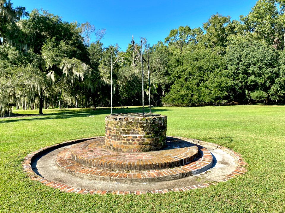 Well, Drayton Hall, West Ashley, Charleston, SC 