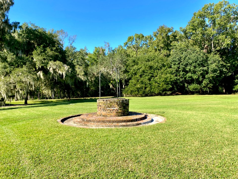 Well, Drayton Hall, West Ashley, Charleston, SC 
