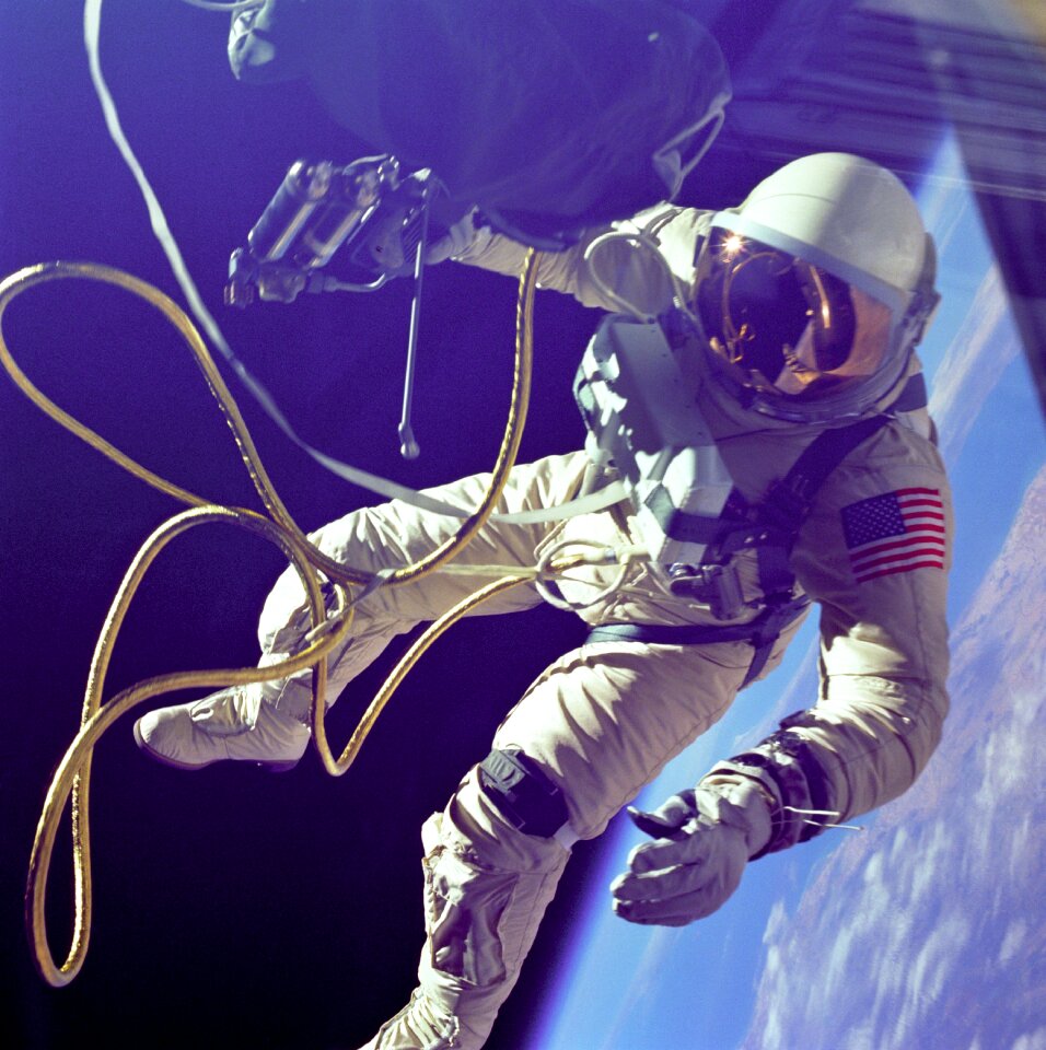 Nasa edward white cosmonaut