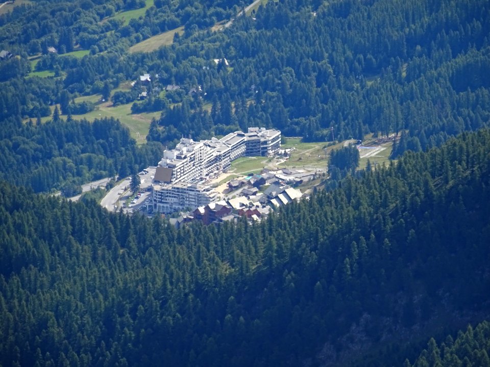 Puy Saint Vincent, Station 1600, au zoom 