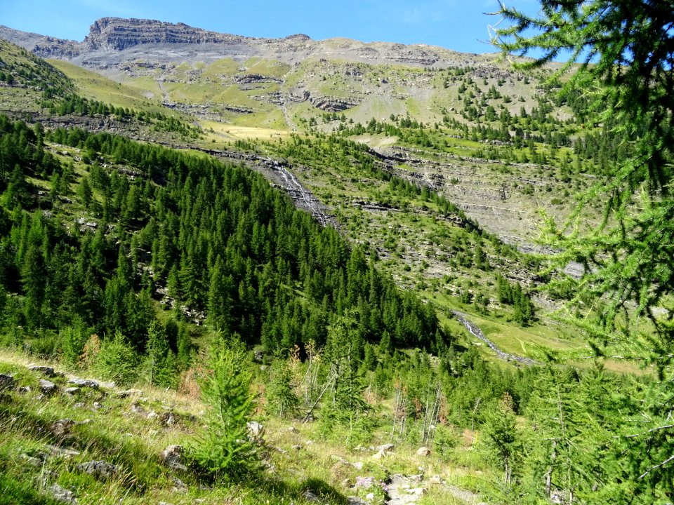 Rochebrune, sur la crête de l'Aiglière, vallon de Narreyro… 