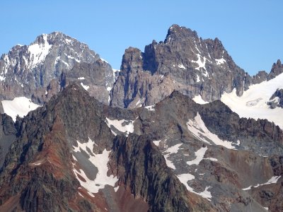 La Barre des Ecrins, face sud, et le Pic sans Nom 
