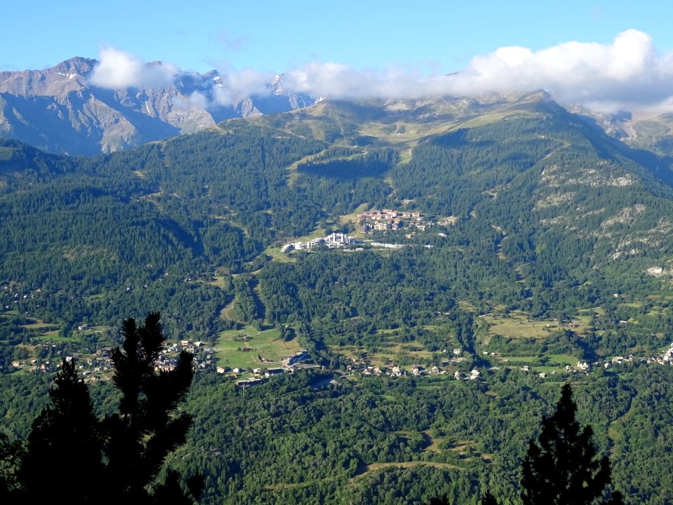 Puy Saint Vincent, village, stations 1400, 1600 et 1800 