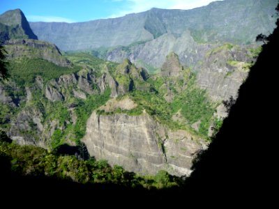 Quelques ilets dans le cirque de Mafate 