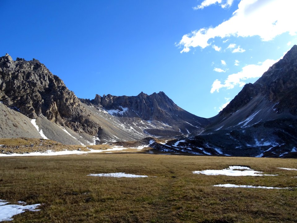Clot Sauvage, replat herbeux avant la remontée vers le Col… 