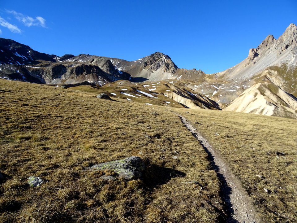 En se retournant vers le Col du Vallon, d'où je descends 