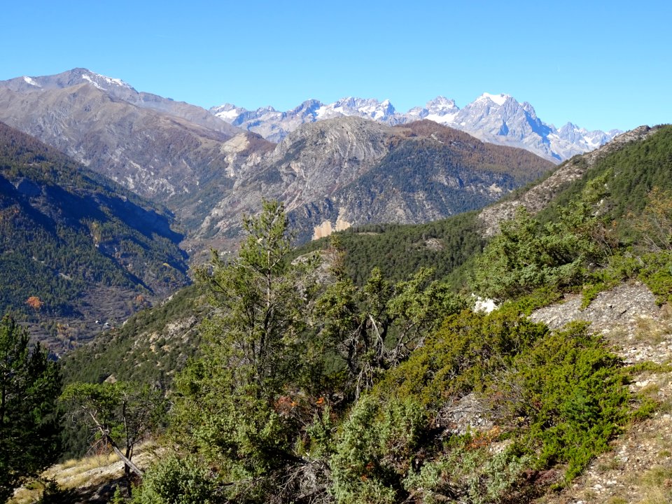 Vue vers le massif des Ecrins 