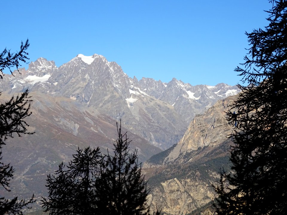 Le Pic sans Nom et le Mont Pelvoux 