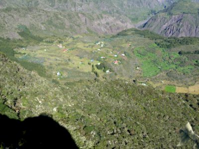 Cases, gîtes et cultures de Marla, cirque de Mafate 