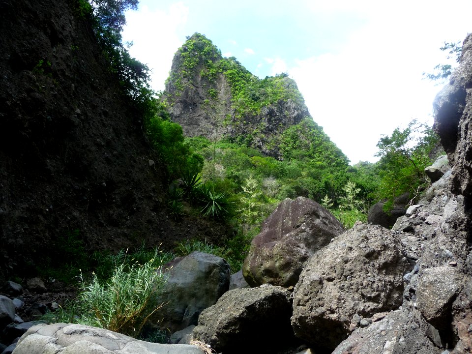 En se retournant, l'entrée de la gorge de la Ravine du Bra… 