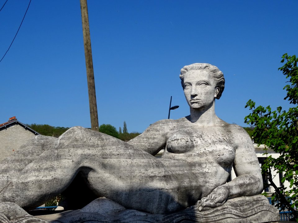 Statue La Seine, René Letourneur, sur le pont du Pecq, Y… 