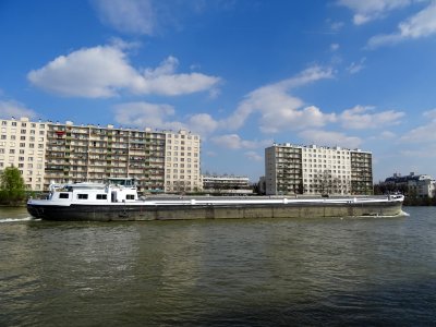Péniche sur la Seine, Vitry-sur-Seine, Val-de-Marne 