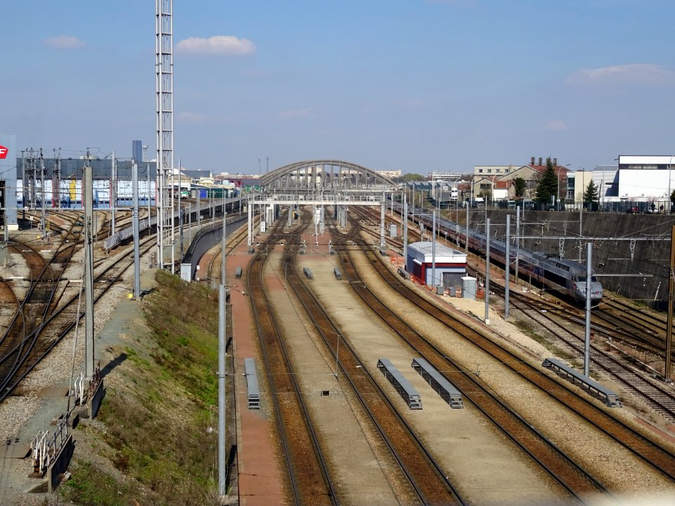 Au-dessus des voies du Technicentre Atlantique SNCF Entret… 