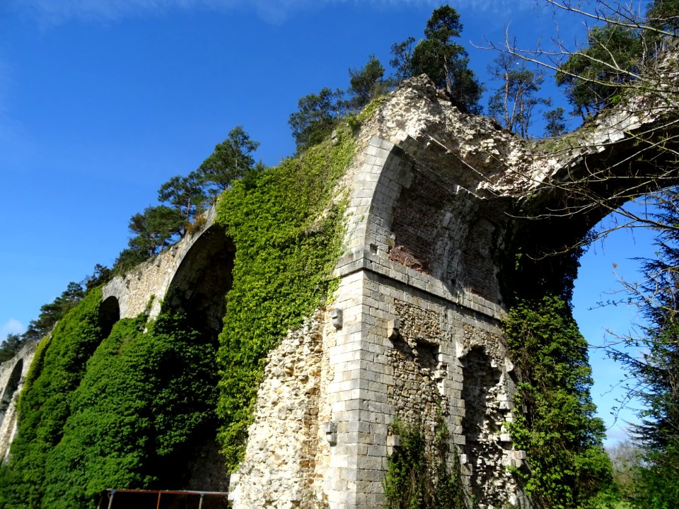 Aqueduc de Maintenon, ouvrage d'art inachevé, commandé par… 