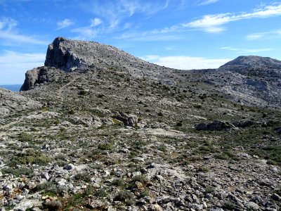 En se retournant, la Punta Carabidda (1321m) et la Punta S… 
