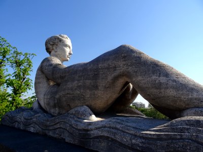 Statue La Seine, René Letourneur, sur le pont du Pecq, Y… 