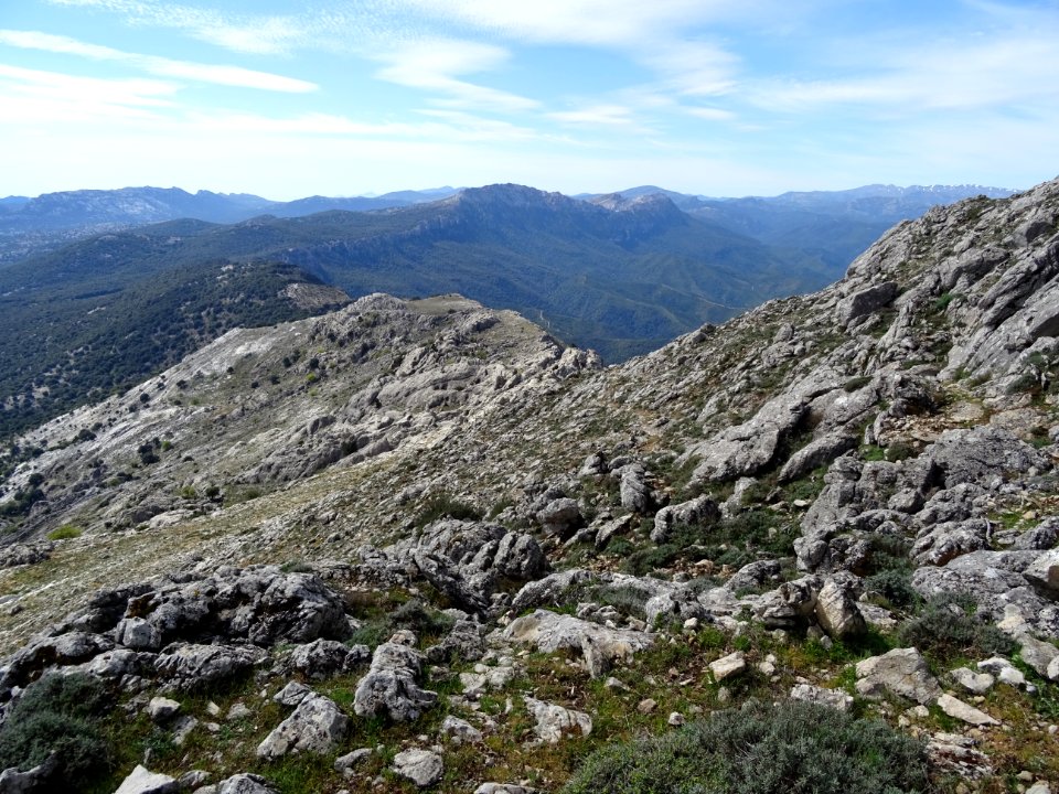 Descente du Monte Corrasi et vue vers le Sud 