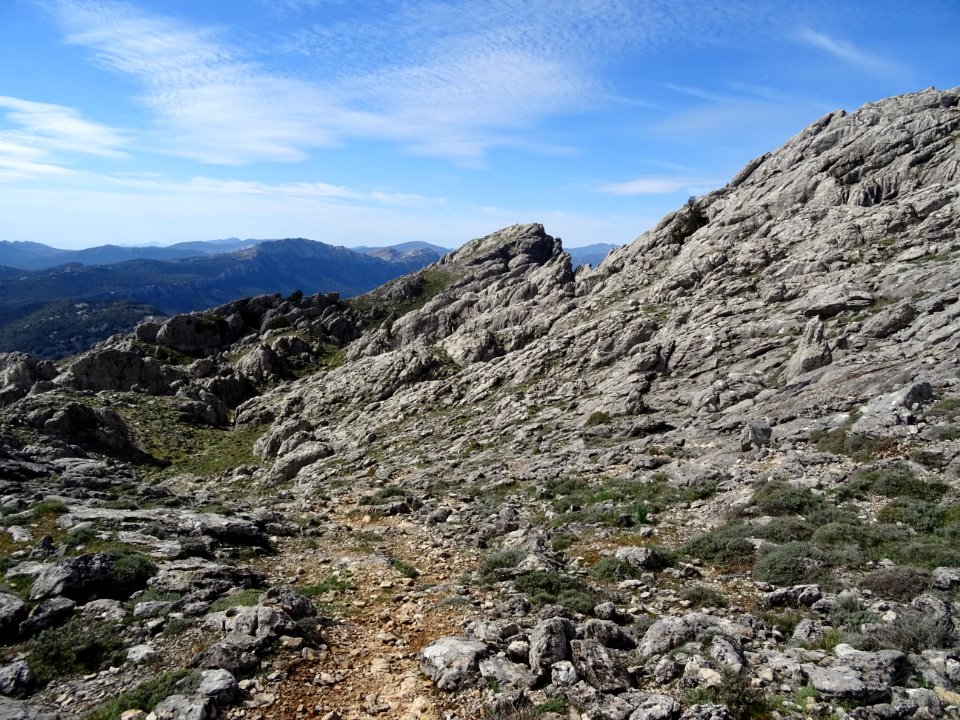 Descente du Monte Corrasi et vue vers le Sud 