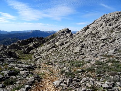 Descente du Monte Corrasi et vue vers le Sud 