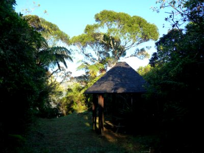 Kiosque au départ du sentier botanique de la Forêt de Gran… 