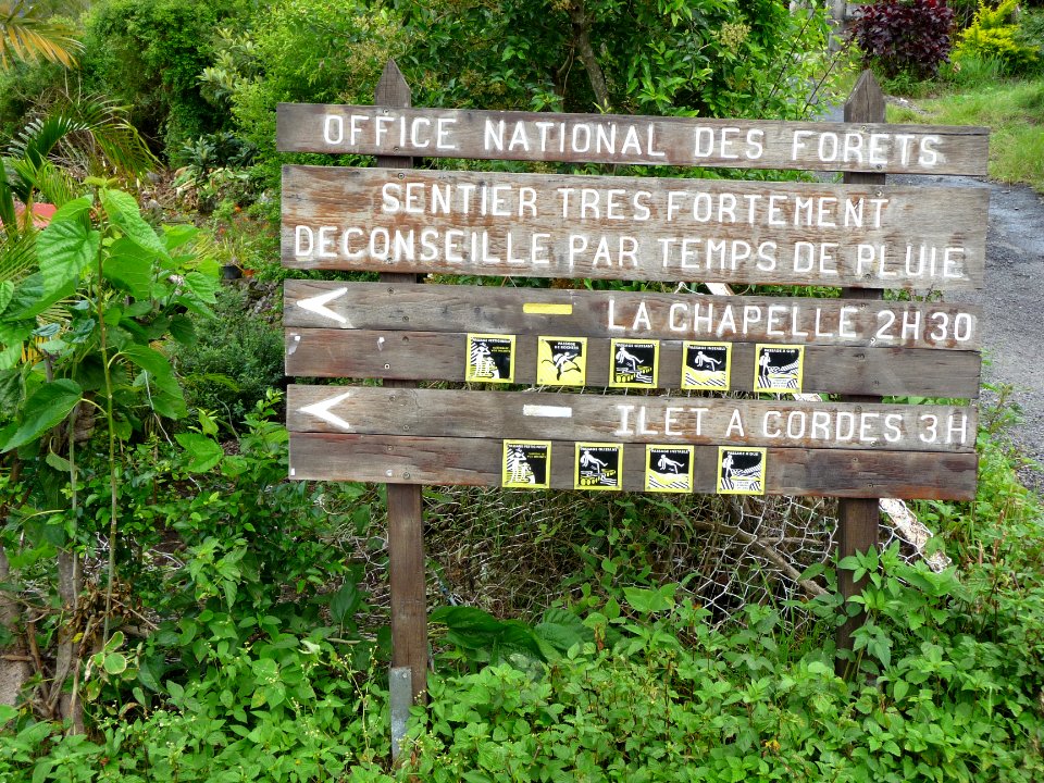 Pancarte Sentier de la Chapelle et d'Ilet à Cordes 
