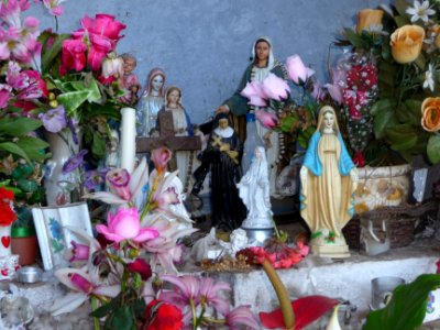Détails de l'oratoire de Sainte Rita (1200m) en descendant… 