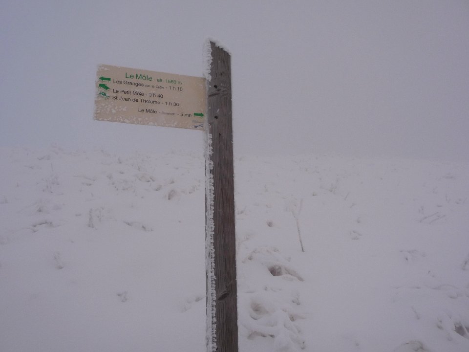 Pancarte, Le Môle altitude 1860 m, Sommet à 5 mn 