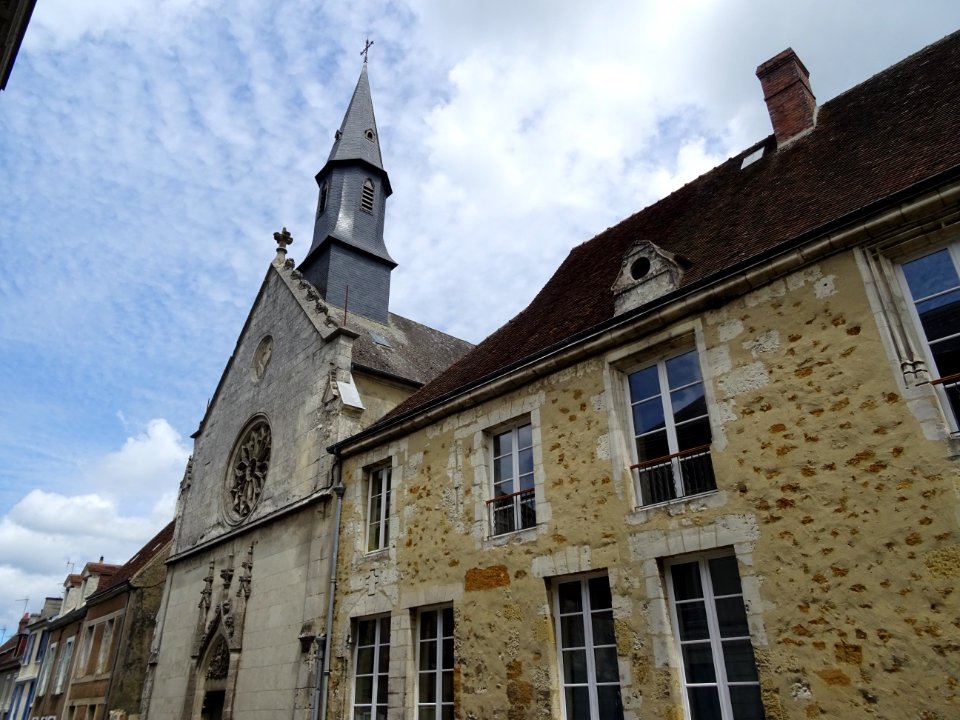 Clocher de la chapelle de l'ancien hôtel de Longueil, Mort… 