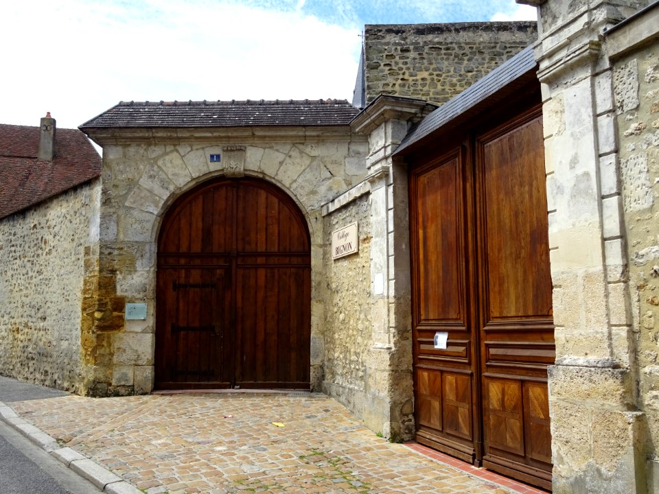 Portes du collège privé Bignon, Mortagne-au-Perche, Orne… 