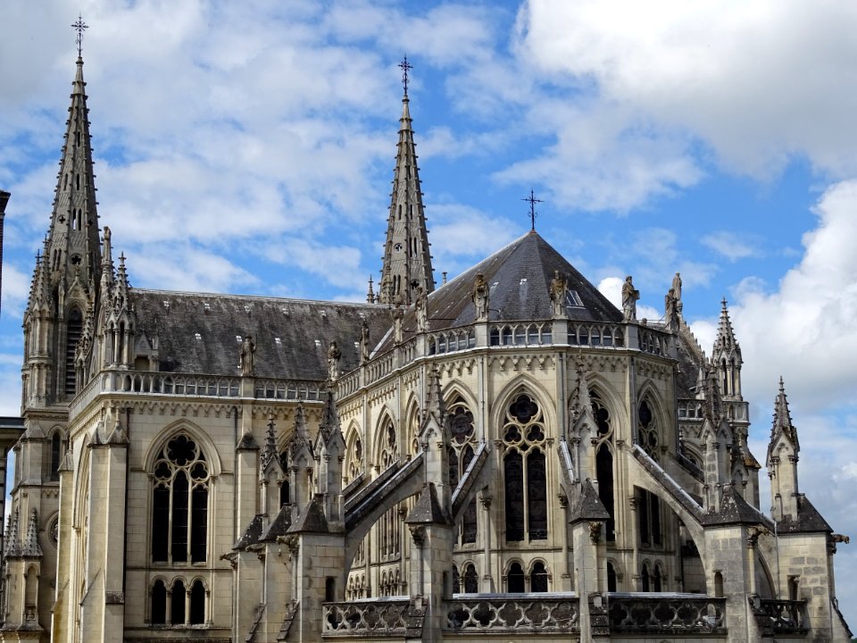 Basilique Notre-Dame de Montligeon néogothique (1894-1911)… 