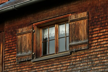 Alpine window hauswand