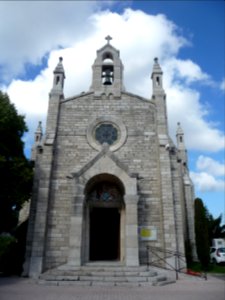 Eglise Sainte-Roseline (XIX° s.) aux allures romane-byzant… 
