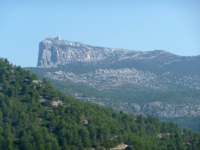 Au sommet du Pic de la Bertagne: une station radar et radi… 
