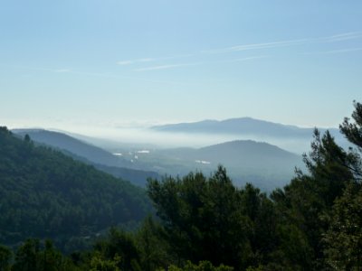 Vue depuis la petite route panoramique entre Rocbaron et P… 