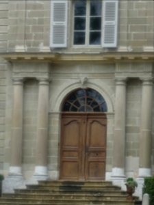 Porte et colonnes, château de Voltaire, Ferney-Voltaire, p… 