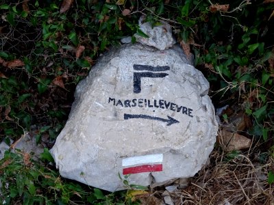 Le GR en bord de mer pour rejoindre la Calanque de Marseil… 