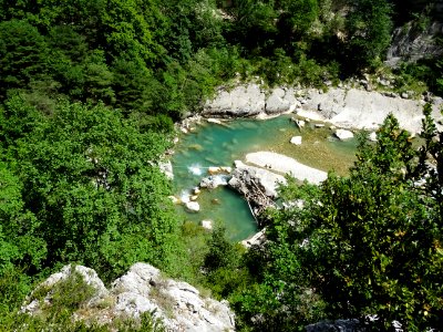 Du sentier Martel, vue sur les eaux turquoises du Verdon 