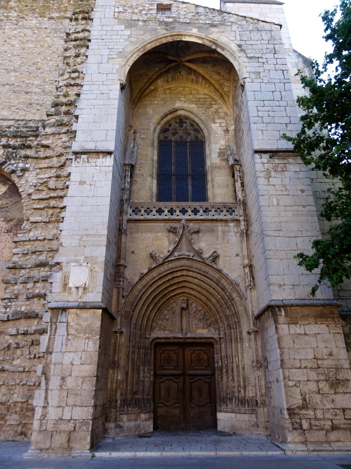 Arche droite de la basilique Sainte Marie Madeleine, Saint… 