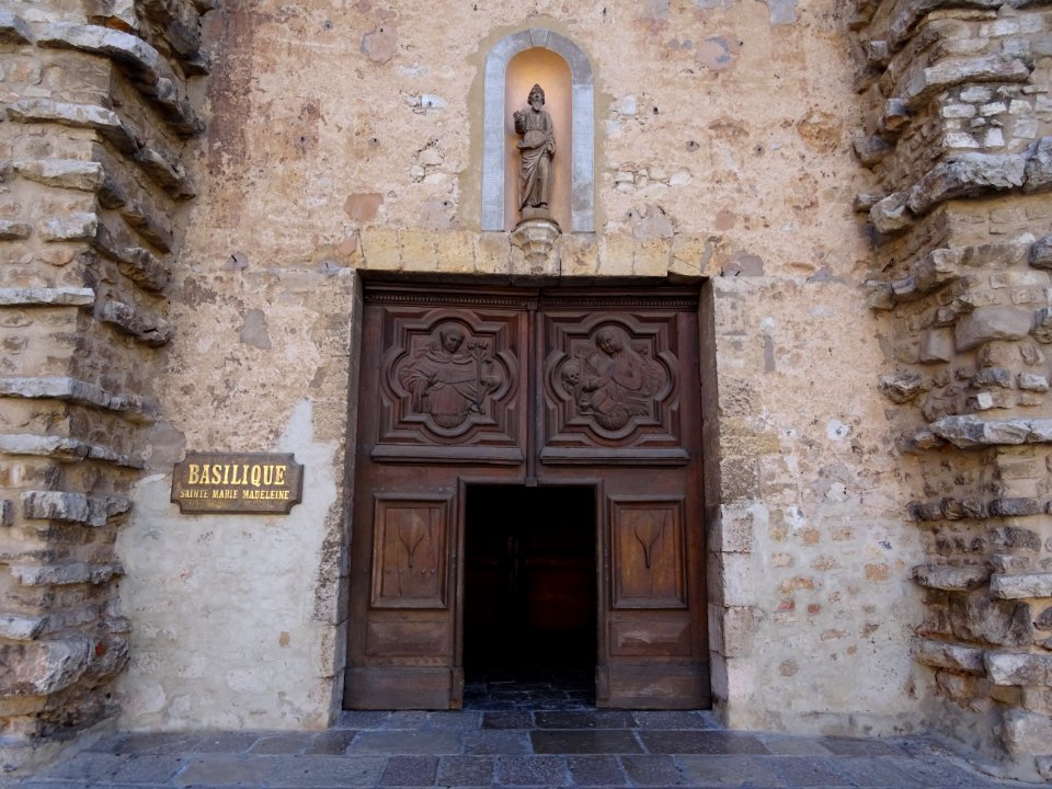 Porte la basilique Sainte Marie Madeleine, Saint Maximin l… 