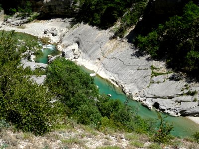 Du sentier Martel, vue sur les eaux turquoises du Verdon 
